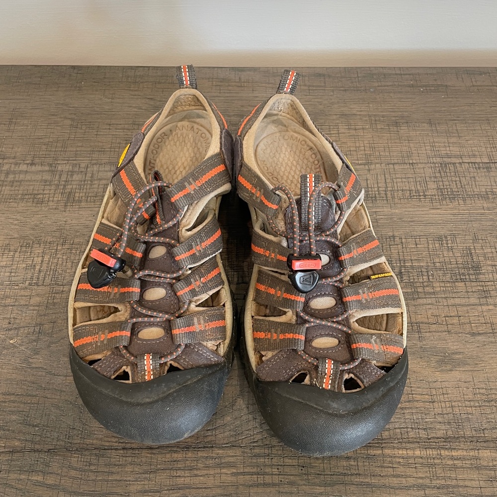 Keen womens water trail shoes size 6.5